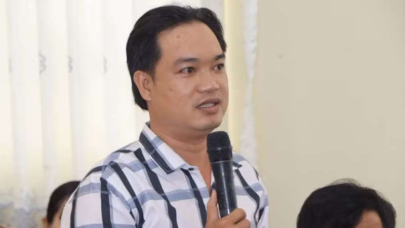 Cử tri phát biểu về tình hình kinh tế-xã hội địa phương.