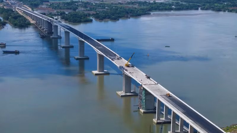 Ban Quản lý Dự án Mỹ Thuận (chủ đầu tư dự án 1A) vừa tổ chức thông xe kỹ thuật cầu Nhơn Trạch thuộc dự án thành phần 1A, Vành đai 3 Thành phố Hồ Chí Minh. (Ảnh: QUÝ HIỀN)