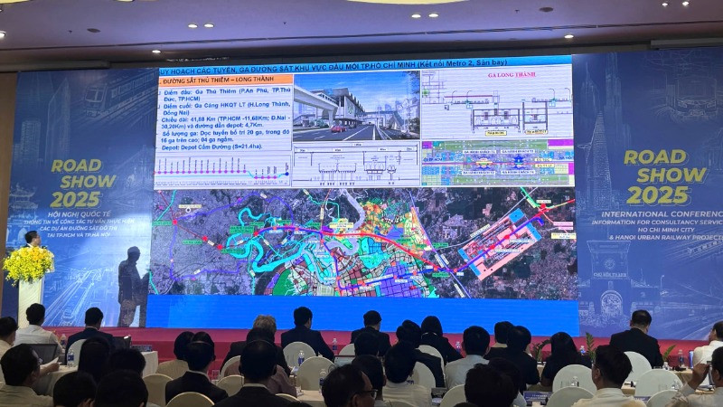 Thành phố Hà Nội sẽ hoàn thành xây dựng 15 tuyến đường sắt đô thị với tổng chiều dài 617km, giai đoạn 2026-2030 (Ảnh: QUÝ HIỀN) Thành phố Hà Nội sẽ hoàn thành xây dựng 15 tuyến đường sắt đô thị với tổng chiều dài 617km, giai đoạn 2026-2030 (Ảnh: QUÝ HIỀN)