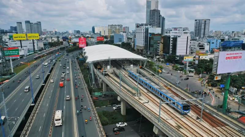 Tuyến metro số 1 Bến Thành-Suối Tiên đã vận hành, có nhiều điều kiện để phát triển TOD dọc hai bên tuyến. (Ảnh: QUÝ HIỀN)