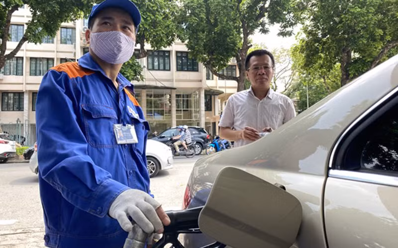 Một điểm bán xăng của Petrolimex. (Ảnh: TTXVN)