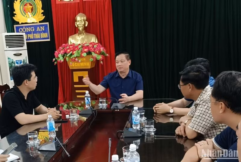 Chủ tịch Ủy ban nhân dân tỉnh Thái Bình Nguyễn Khắc Thận trực tiếp chỉ đạo Công an tỉnh, Công an thành phố Thái Bình đẩy nhanh việc điều tra, xử lý vụ cháu bé tử vong ngay trong tối 29/5/2024.