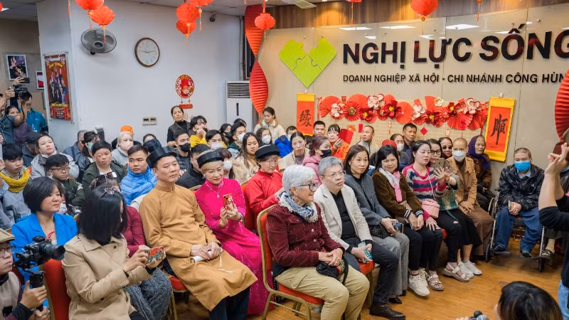 Các đại biểu tham dự sự kiện.