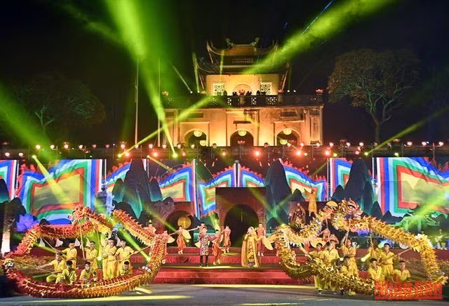 Một tiết mục biểu diễn nghệ thuật tại lễ trao giải. (Ảnh: DUY LINH) Một tiết mục biểu diễn nghệ thuật tại lễ trao giải. (Ảnh: DUY LINH)