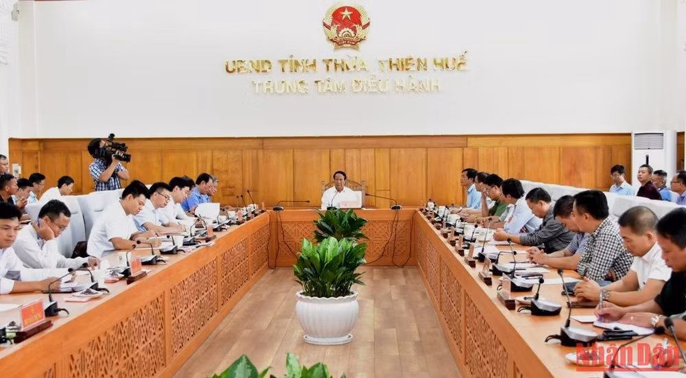 Phó Thủ tướng Lê Văn Thành chủ trì buổi làm việc về tiến độ dự án cao tốc Cam Lộ - La Sơn với các bộ, ngành liên quan và 2 tỉnh Thừa Thiên Huế và Quảng Trị. Phó Thủ tướng Lê Văn Thành chủ trì buổi làm việc về tiến độ dự án cao tốc Cam Lộ - La Sơn với các bộ, ngành liên quan và 2 tỉnh Thừa Thiên Huế và Quảng Trị.