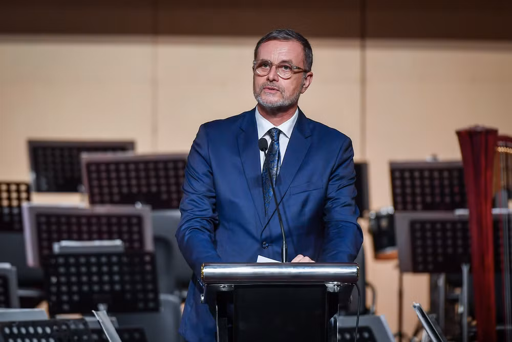 Ông Olivier Brochet, Đại sứ Pháp tại Việt Nam chia sẻ tại đêm nhạc.