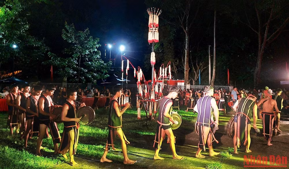 Tôn vinh và phát huy giá trị văn hóa cồng chiêng Tây Nguyên