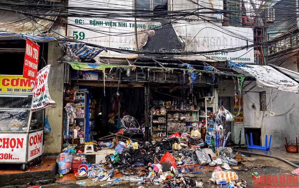 Hiện trường vụ cháy sau khi đã được dập tắt. (Ảnh: THÀNH ĐẠT)