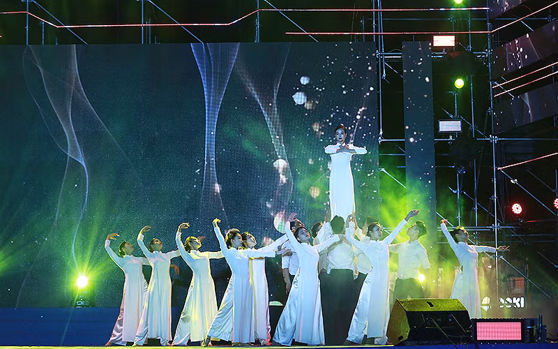 Một tiết mục nghệ thuật tại buổi lễ.