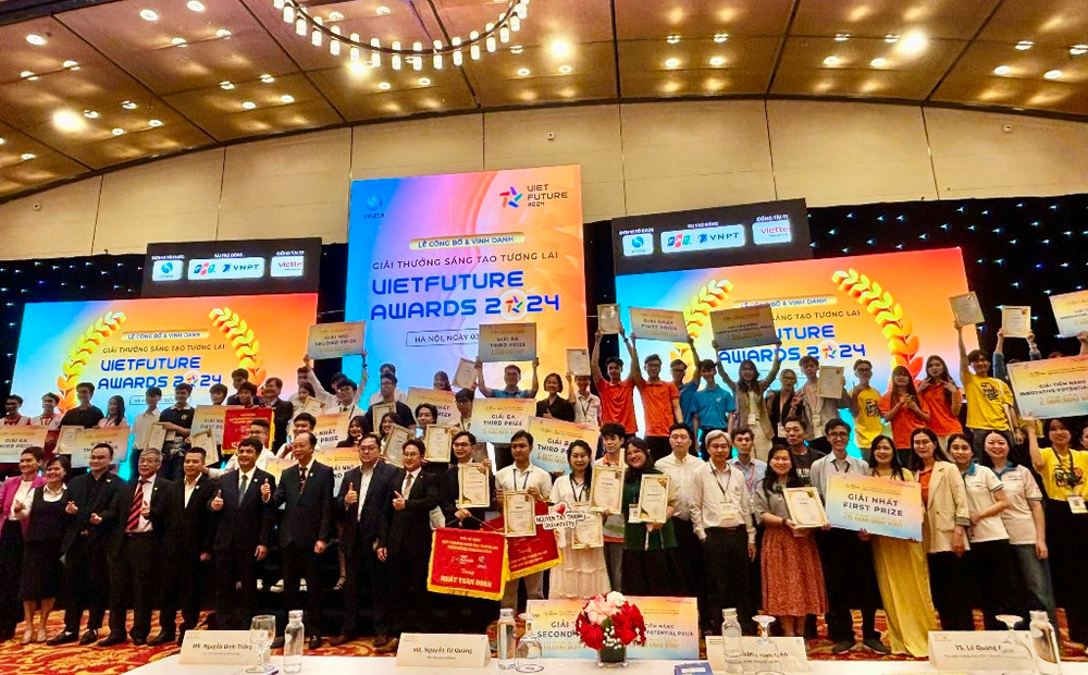 Vinh danh các dự án khởi nghiệp đổi mới sáng tạo xuất sắc của sinh viên.
