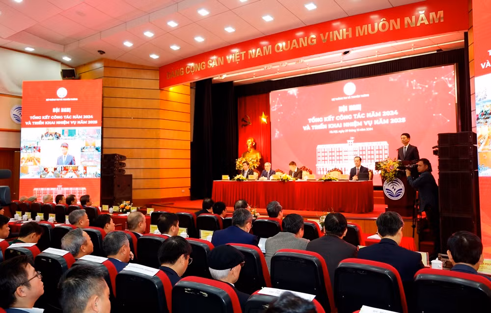 Hội nghị Tổng kết công tác năm 2024 và triển khai nhiệm vụ năm 2025 của Bộ Thông tin và Truyền thông.