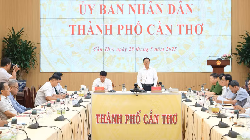 Quang cảnh cuộc họp của Ban Chỉ đạo 389 thành phố Cần Thơ.