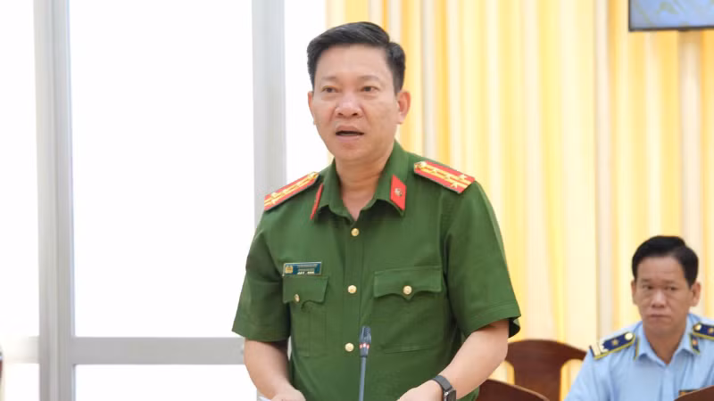 Đại tá Trần Hoàng Độ, Phó Giám đốc Công an thành phố Cần Thơ, thông tin việc điều tra, xử lý 2 vụ liên quan hàng gian, hàng giả vừa bị phát hiện.