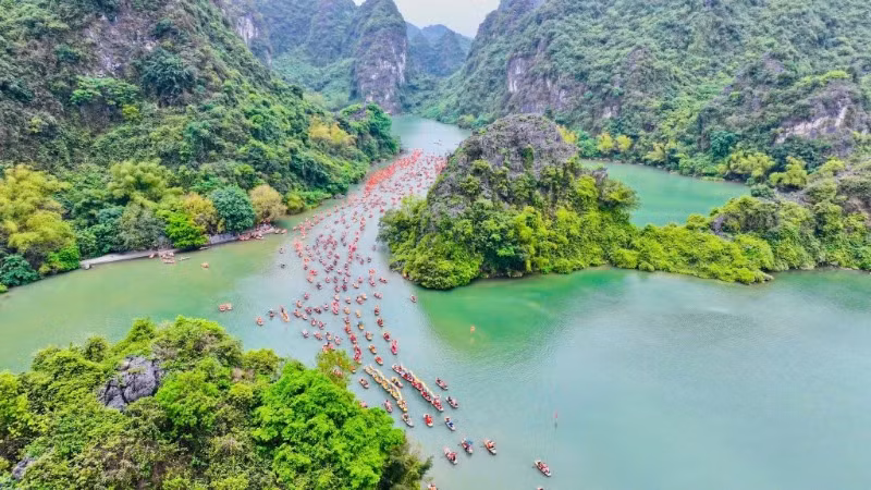 Lễ hội Tràng An 2025-Lan tỏa giá trị di sản ngàn năm. (Ảnh: Sở Du lịch tỉnh Ninh Bình)