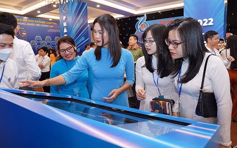 Không chỉ tái hiện lại những trang sử hào hùng, không gian sáng tạo còn thể hiện ý chí, khát vọng của thanh niên về 1 thành phố Hà Nội trong tương lai. 