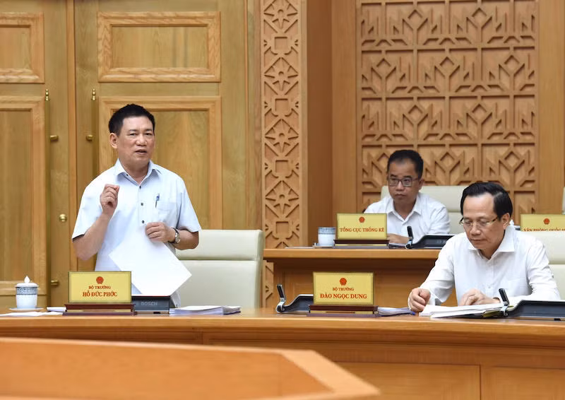 Bộ trưởng Tài chính Hồ Đức Phớc phát biểu.