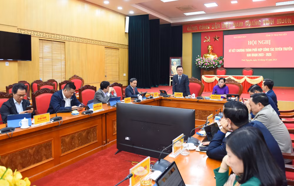 Quang cảnh buổi làm việc. (Ảnh: THÀNH ĐẠT)