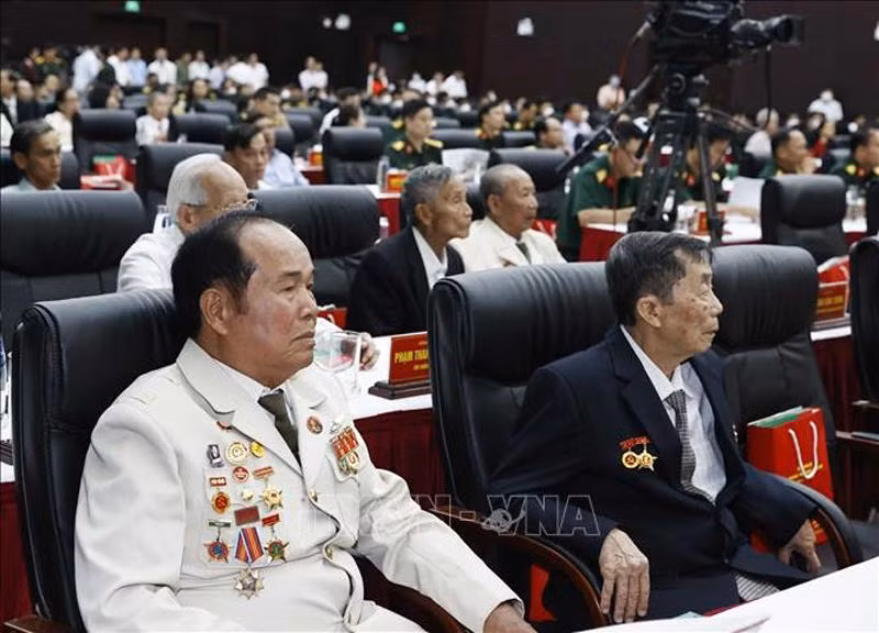 Các đại biểu tham dự hội thảo.
