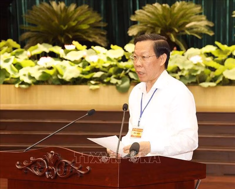 Đồng chí Phan Văn Mãi, Ủy viên Trung ương Đảng, Phó Bí thư Thành ủy, Chủ tịch Ủy ban nhân dân Thành phố Hồ Chí Minh phát biểu.