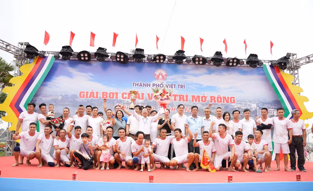 Đội chải của phường Bạch Hạc, thành phố Việt trì xuất sắc giành giải Nhất.