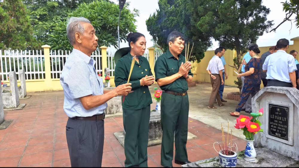 Hằng năm, nhiều cựu chiến binh và cựu thanh niên xung phong về thắp hương tri ân những thanh niên xung phong đã ngã xuống khi xây dựng Khu kinh tế thanh niên xã Minh Đài.