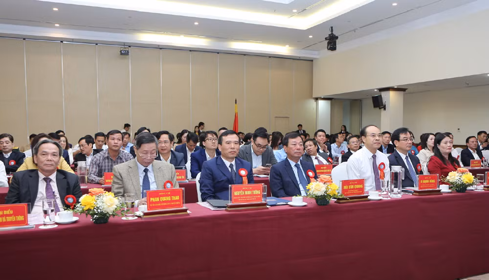 Các đại biểu tham dự lễ kỷ niệm.