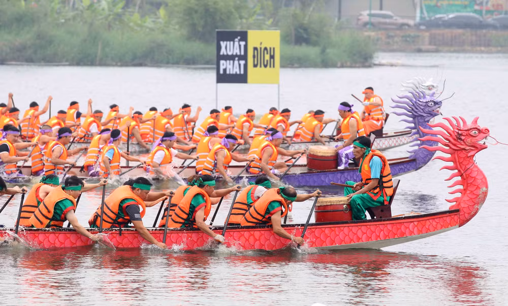 Các đội chải quyết tâm giành chiến thắng ngay từ vòng đua đầu tiên.