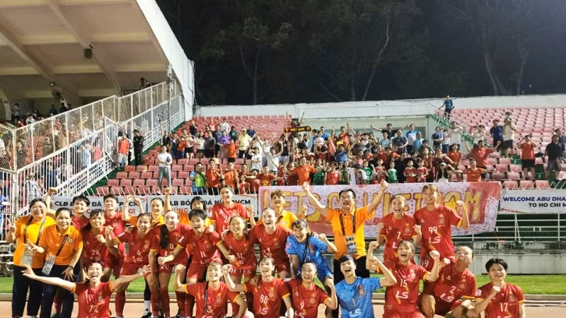 Niềm vui chiến thắng của CLB Thành phố Hồ Chí Minh (Ảnh: thethaovanhoa.vn)