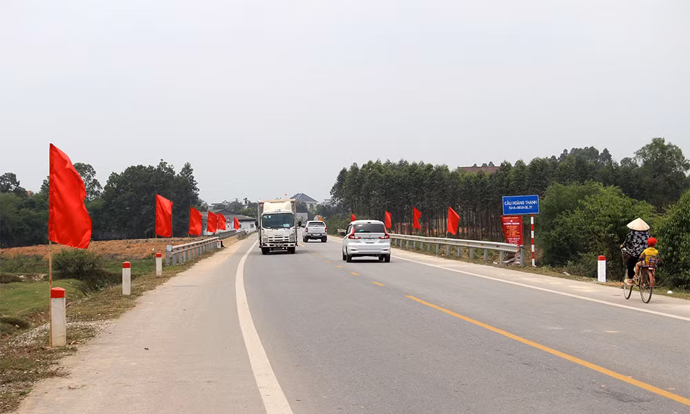 Tuyến đường nối quốc lộ 37-17 đi Võ Nhai.