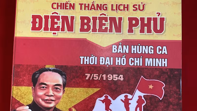 Cuốn thư mục về Chiến thắng Điện Biên Phủ trưng bày tại Thư viện tỉnh Bắc Giang.