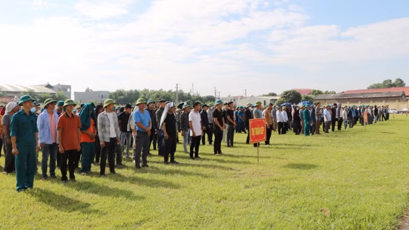 Lực lượng quân nhân dự bị tập trung triển khai kiểm tra.