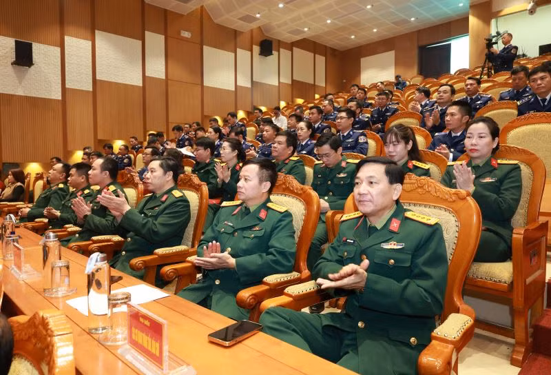 Các đại biểu tham dự buổi gặp mặt.