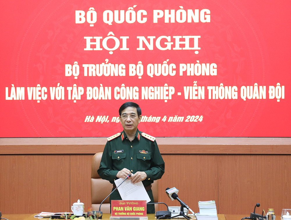 Đại tướng Phan Văn Giang phát biểu ý kiến tại hội nghị.