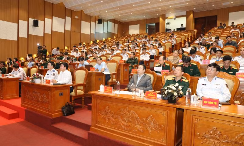 Các đại biểu tham dự hội nghị.