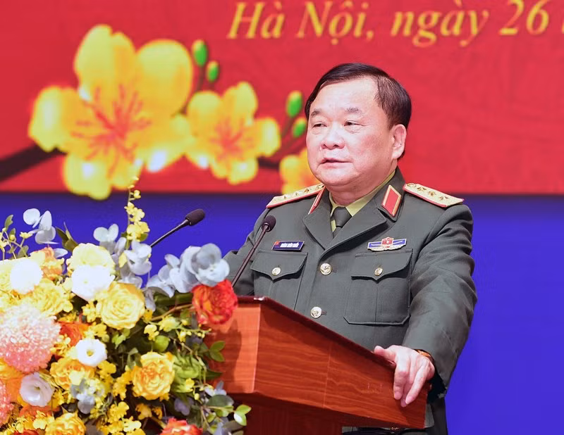 Đồng chí Thượng tướng Hoàng Xuân Chiến, Thứ trưởng Quốc phòng phát biểu tại buổi gặp mặt.