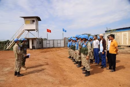 Trung tá Mutinta Beene Mudenda, Cố vấn về hành xử và kỷ luật của Phái bộ UNISFA trực tiếp quan sát xử lý tình huống và đánh giá buổi thực hành diễn ra rất thành công. 