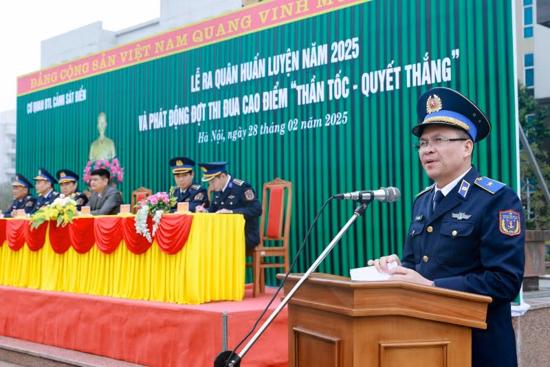 Thiếu tướng Lê Đình Cường, Phó Tư lệnh - Tham mưu trưởng Cảnh sát biển Việt Nam phát biểu ý kiến tại buổi Lễ.