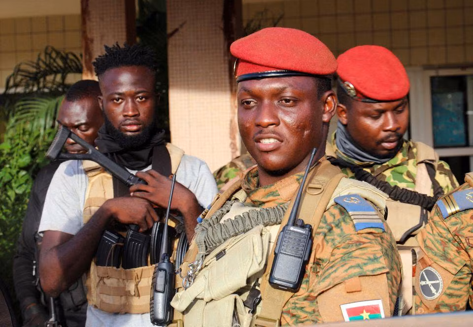 Đại úy Ibrahim Traore chính thức được chỉ định làm Tổng thống Burkina Faso. (Ảnh: Reuters)