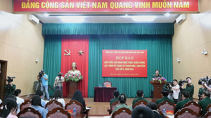 Toàn cảnh buổi họp báo.