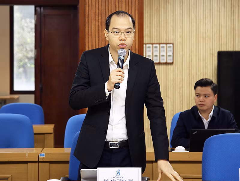 Chủ tịch Hội Sinh viên Thành phố Hà Nội Nguyễn Tiến Hưng trao đổi ý kiến tại Hội nghị.