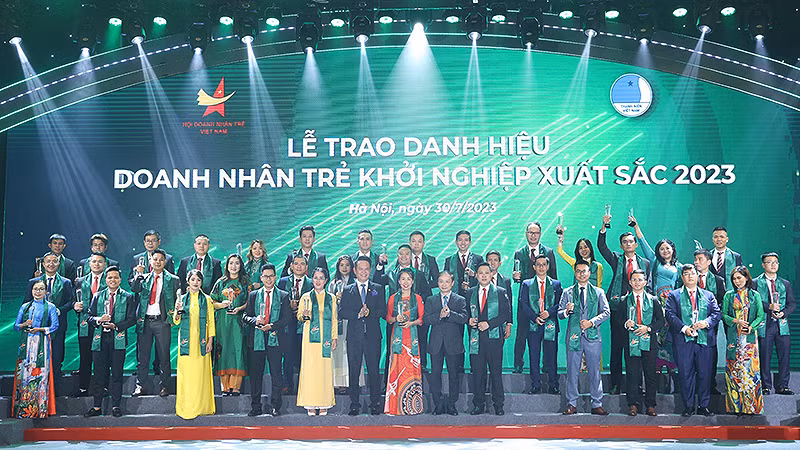 Toàn cảnh Lễ trao danh hiệu Doanh nhân trẻ khởi nghiệp xuất sắc năm vừa qua. 