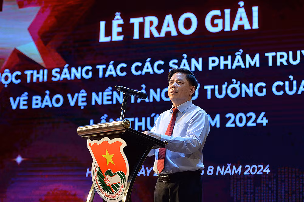 Đồng chí Nguyễn Văn Thể phát biểu ý kiến tại Chương trình.