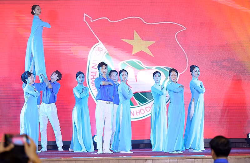 Một tiết mục văn nghệ hưởng ứng Ngày hội.