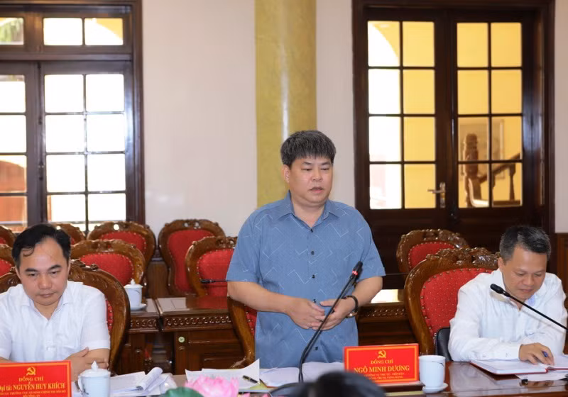 Thành viên đoàn công tác trao đổi tại buổi làm việc.