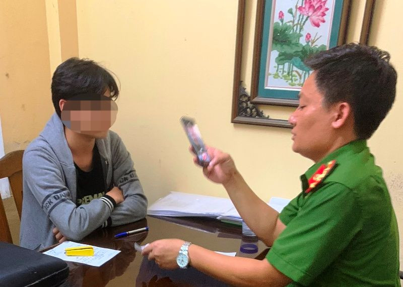 Công an làm việc với Nguyễn Lê Huy.