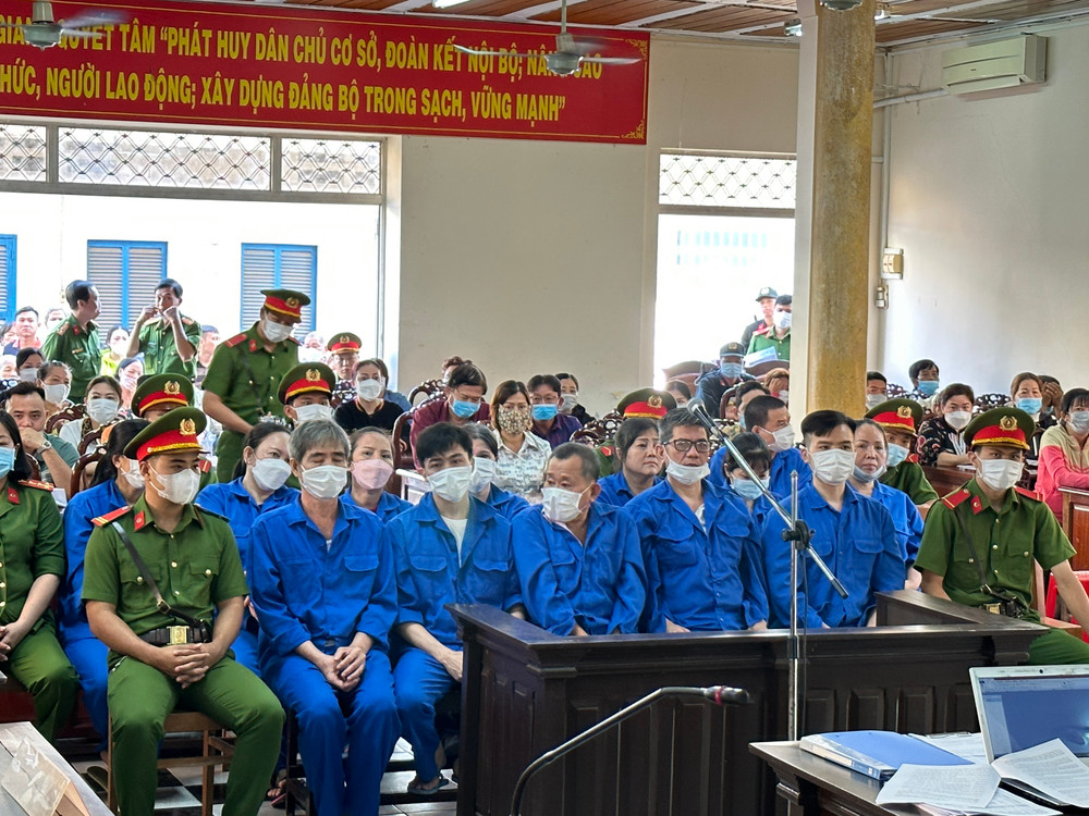 Các bị cáo tại phiên tòa.