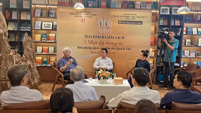 Quang cảnh buổi tọa đàm.