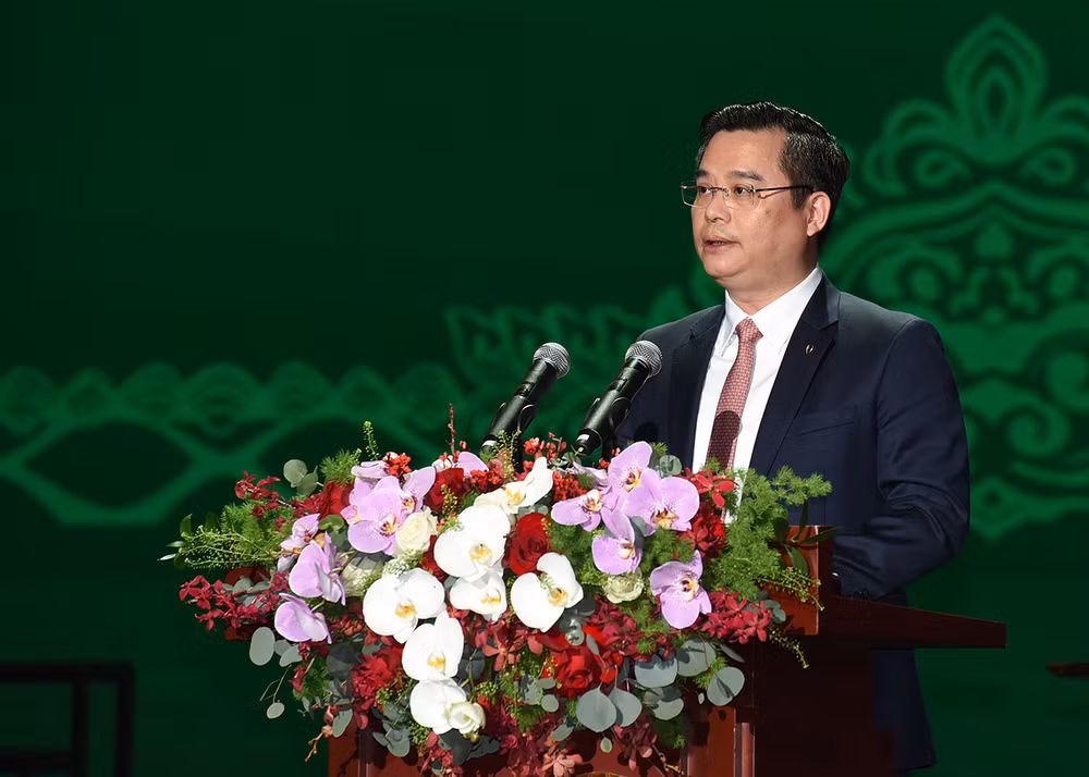 Tổng Giám đốc Vietcombank Nguyễn Thanh Tùng báo cáo tình hình 60 năm hình thành và phát triển.