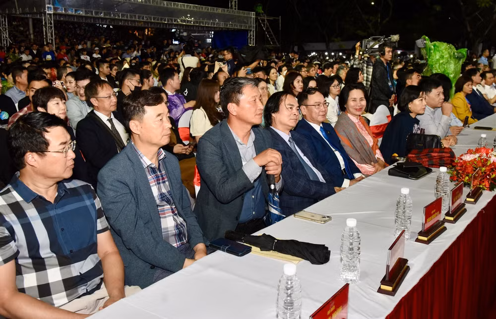 Các đại biểu tham dự Lễ hội.