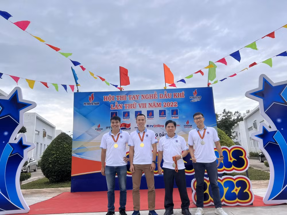 Đội tuyển Vận hành khai thác VSP tham gia Hội thi tay nghề Dầu khí PVN năm 2022.